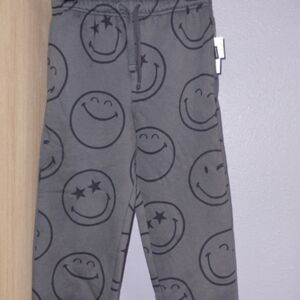 New With Tags Gap Kids SmileyWorld Joggers Size 8